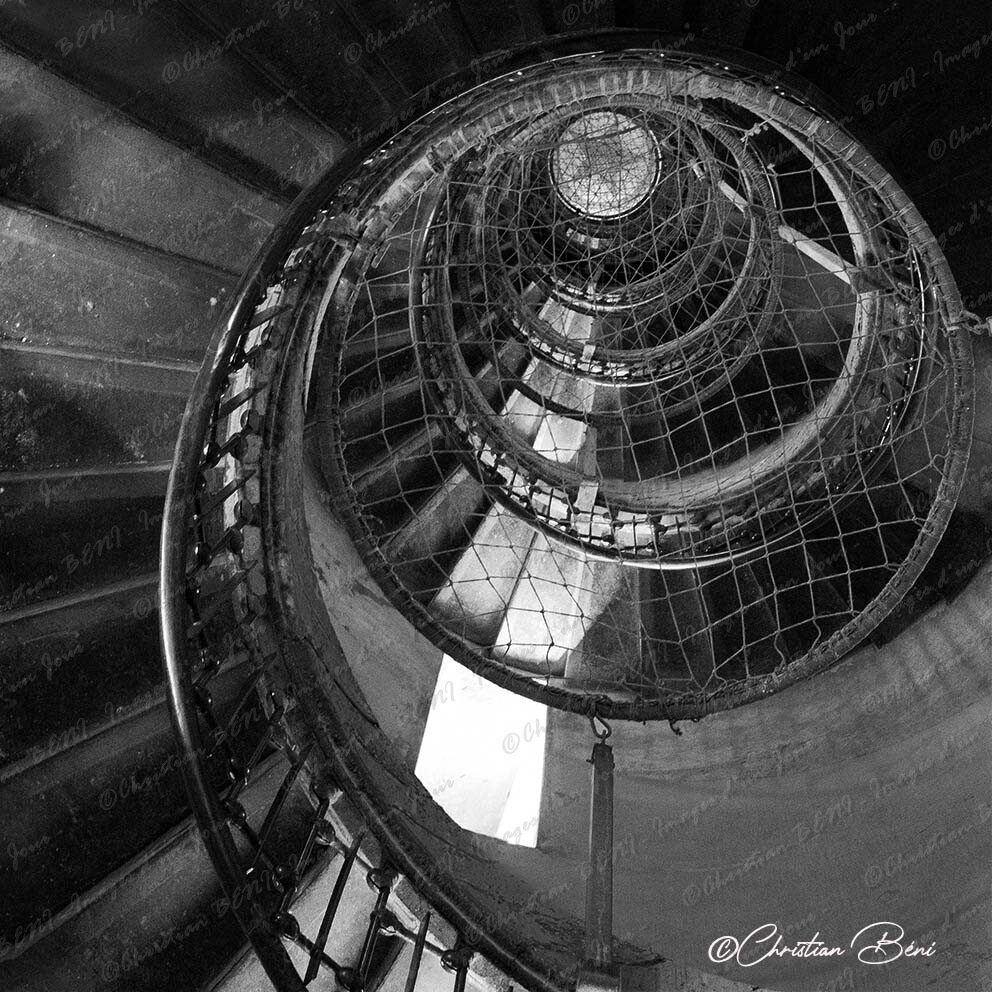 _CB73602 phare de Calais NOIR ET BLANC 
