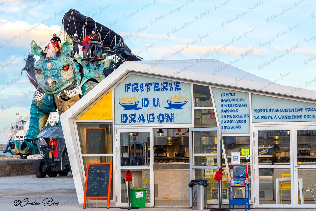 _CB77402 friterie du Dragon 