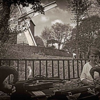 ciel bleu et folklore a casse Seffecatsantic2agfa400l